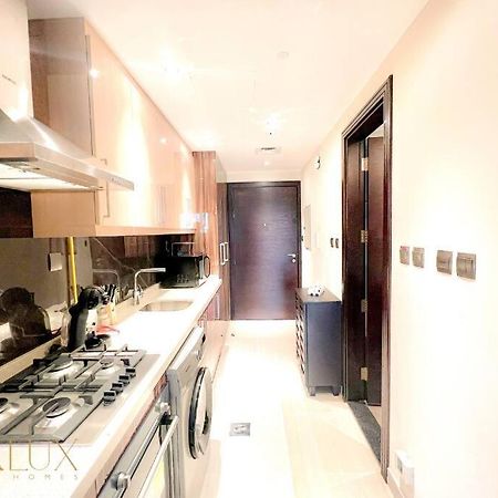 Lovely Big Studio W/ Burj Khalifa View In Downtown Дубай Экстерьер фото