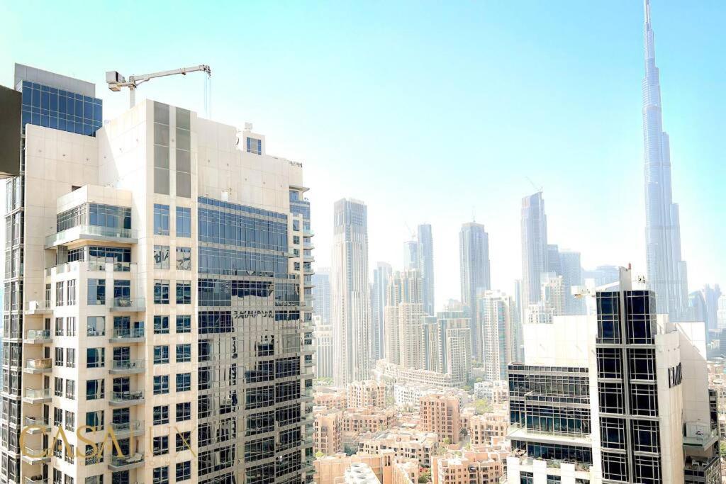 Lovely Big Studio W/ Burj Khalifa View In Downtown Дубай Экстерьер фото