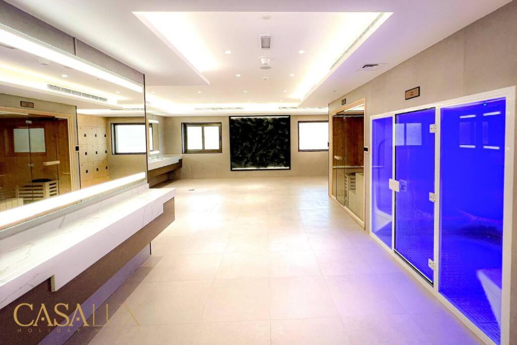 Lovely Big Studio W/ Burj Khalifa View In Downtown Дубай Экстерьер фото